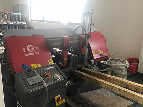 全自動(dòng)鋸床